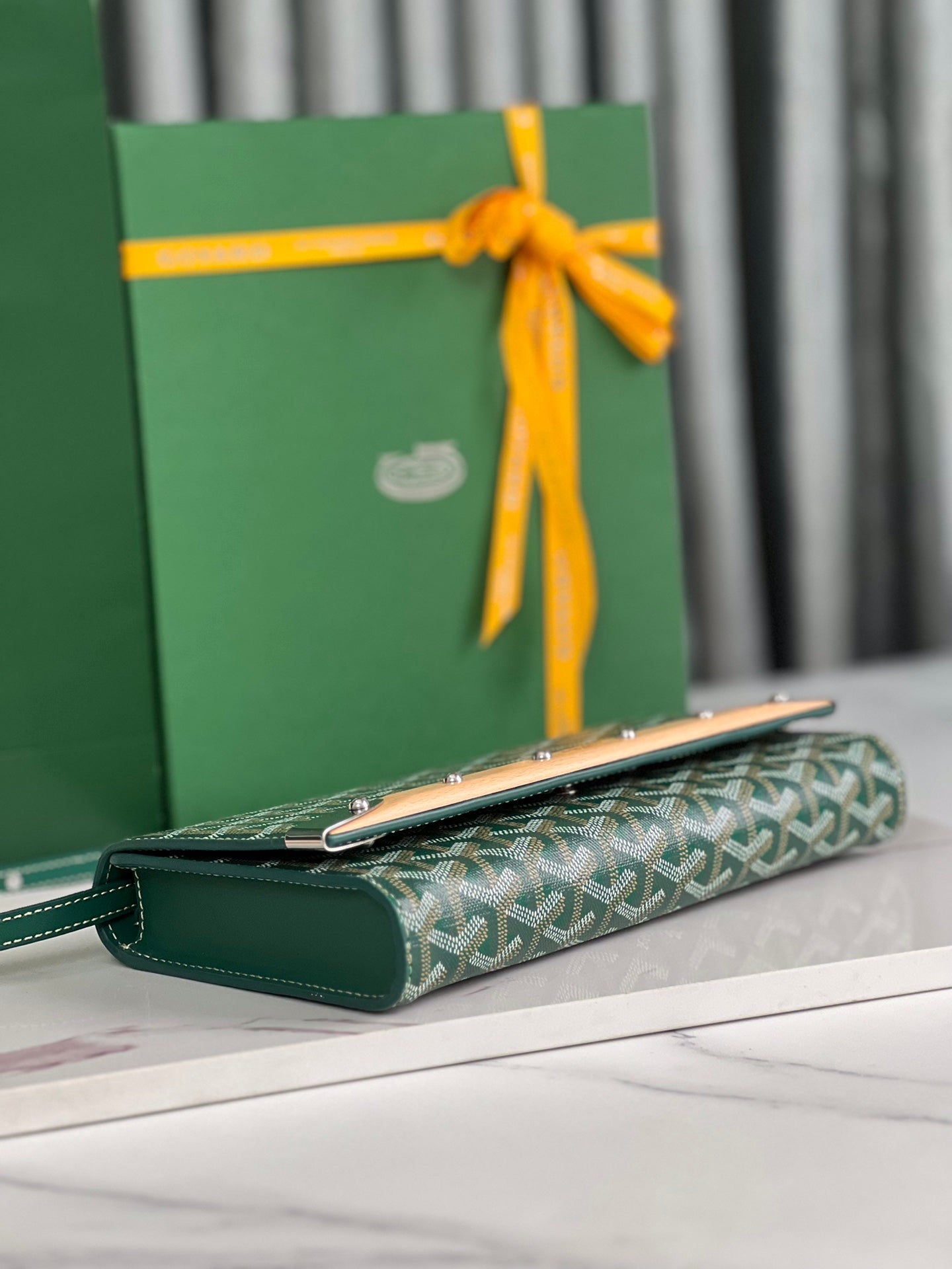 MONTE-CARLO PM CLUTCH 25 IN GREEN GOYARDINE CANVAS Amelia Amelia