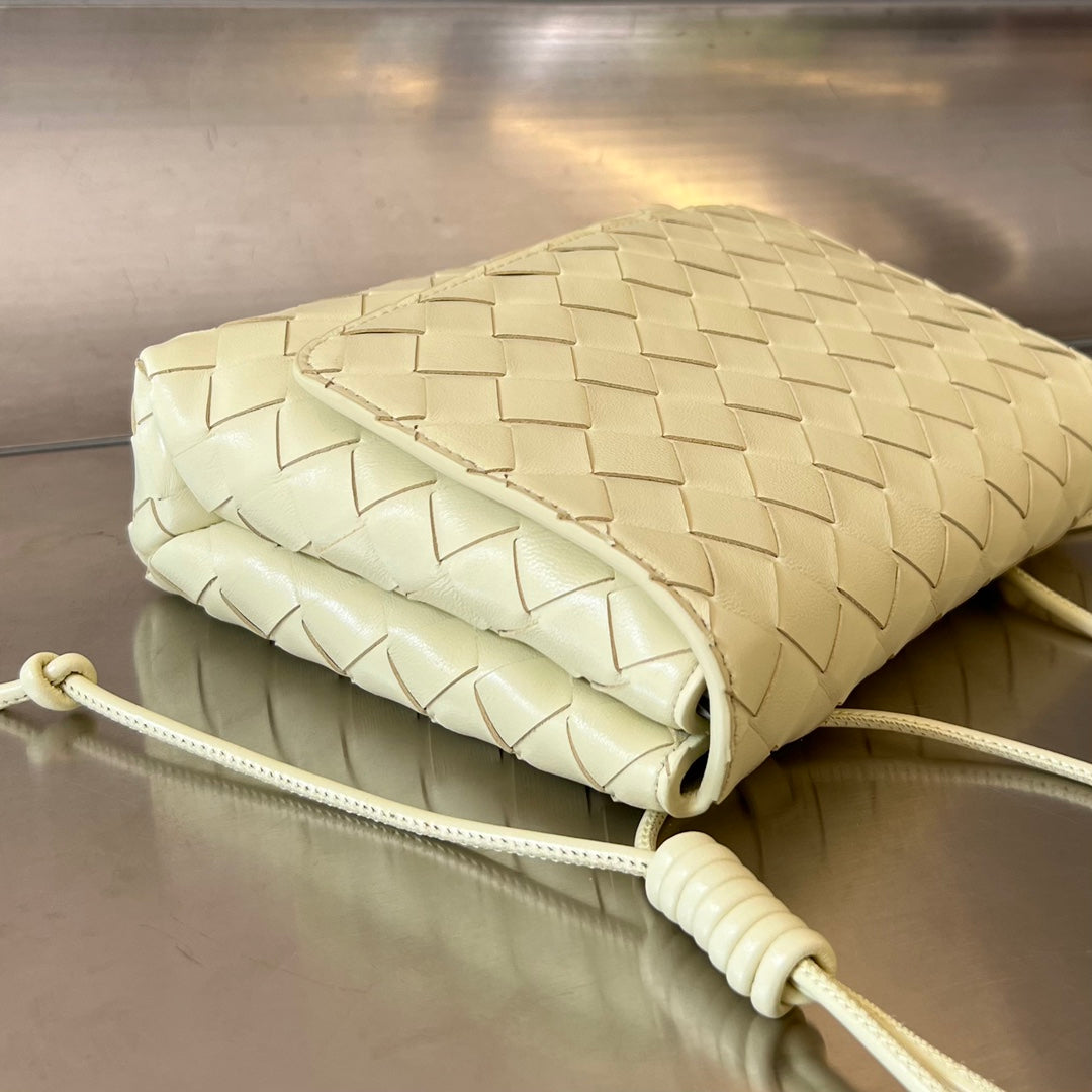 Amelia Mini Crossbody Bag 19cm Light Yellow Calfskin Ghw Amelia Amelia
