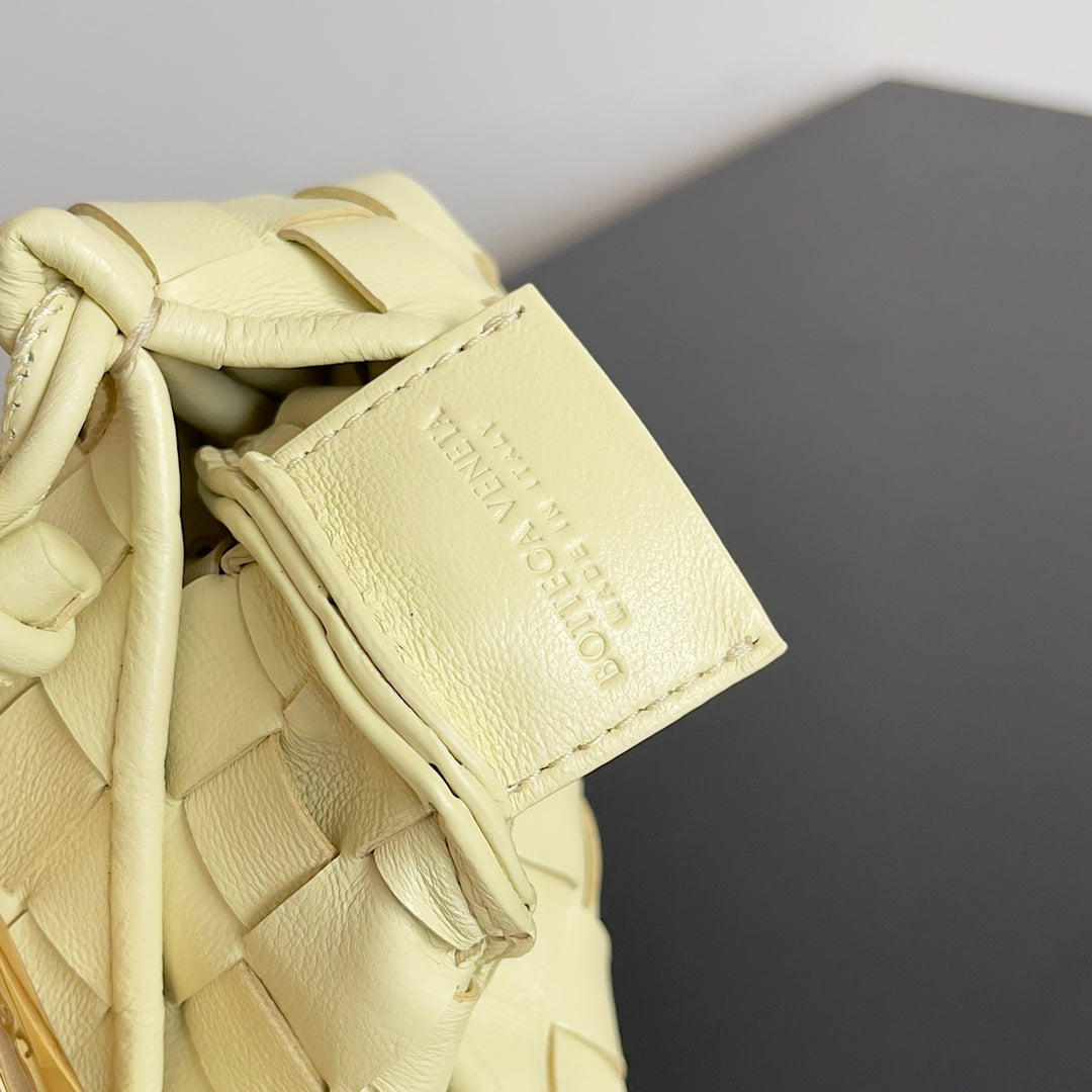 SARDINE 20 WITH CHAIN IN YELLOW CREAM LAMBSKIN Amelia
