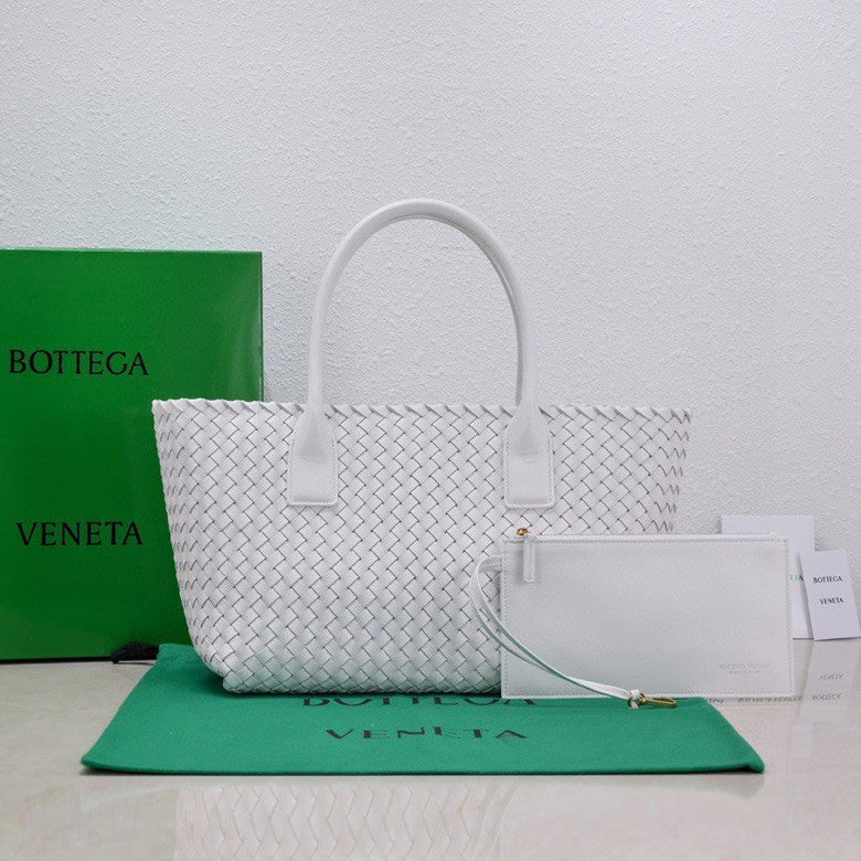Large Cabat 45cm White Lambskin Ghw Amelia
