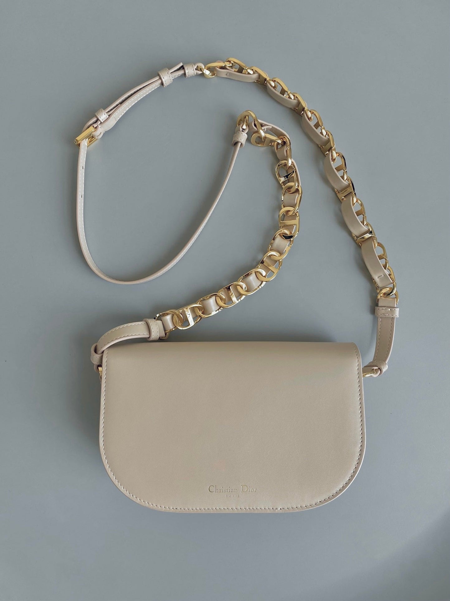 SIGNATURE HOBO 21 BAG IN BEIGE CALFSKIN Amelia