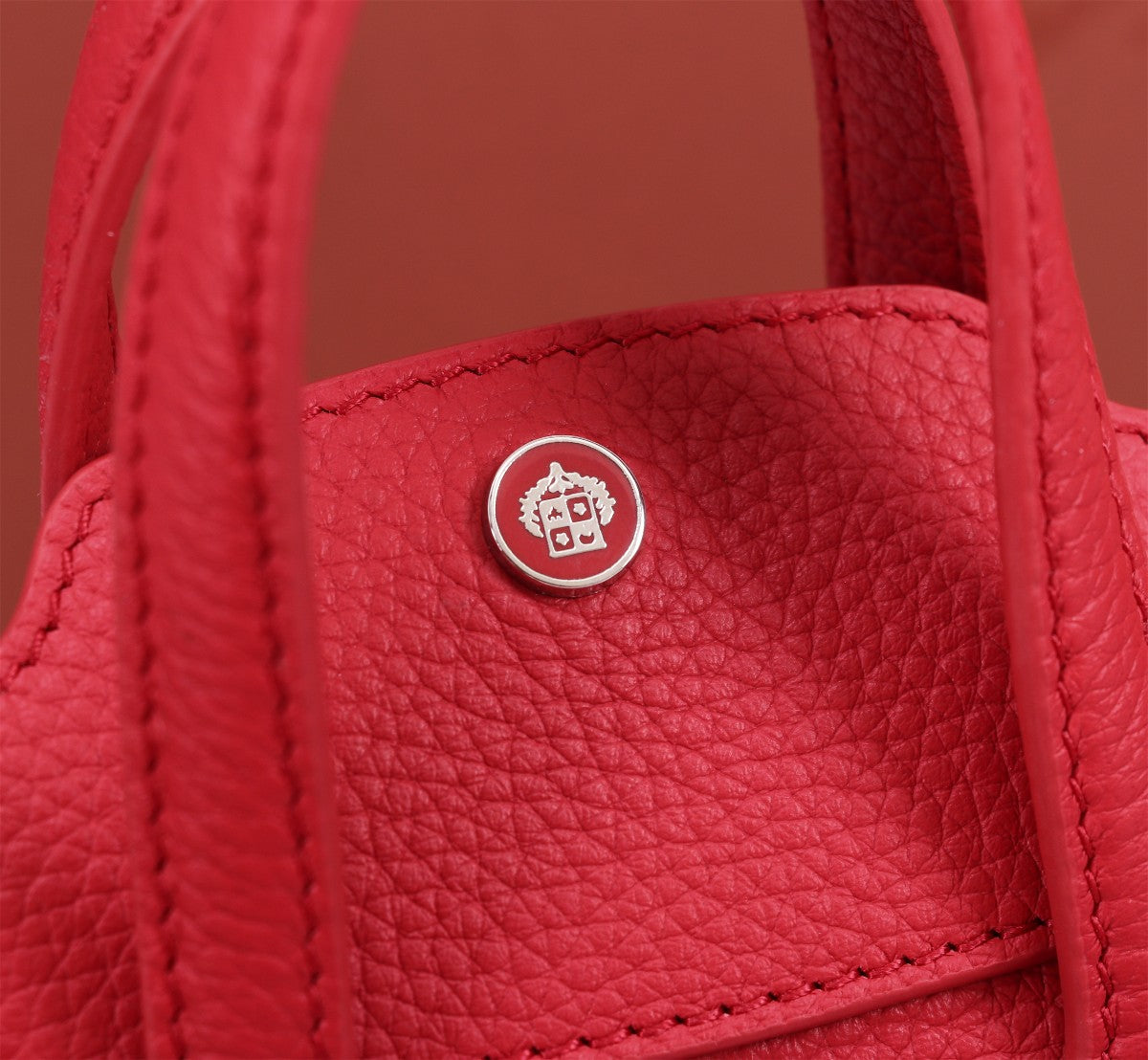 NANO SMILE BAG 18 IN CRIMSON RED CALFSKIN Amelia