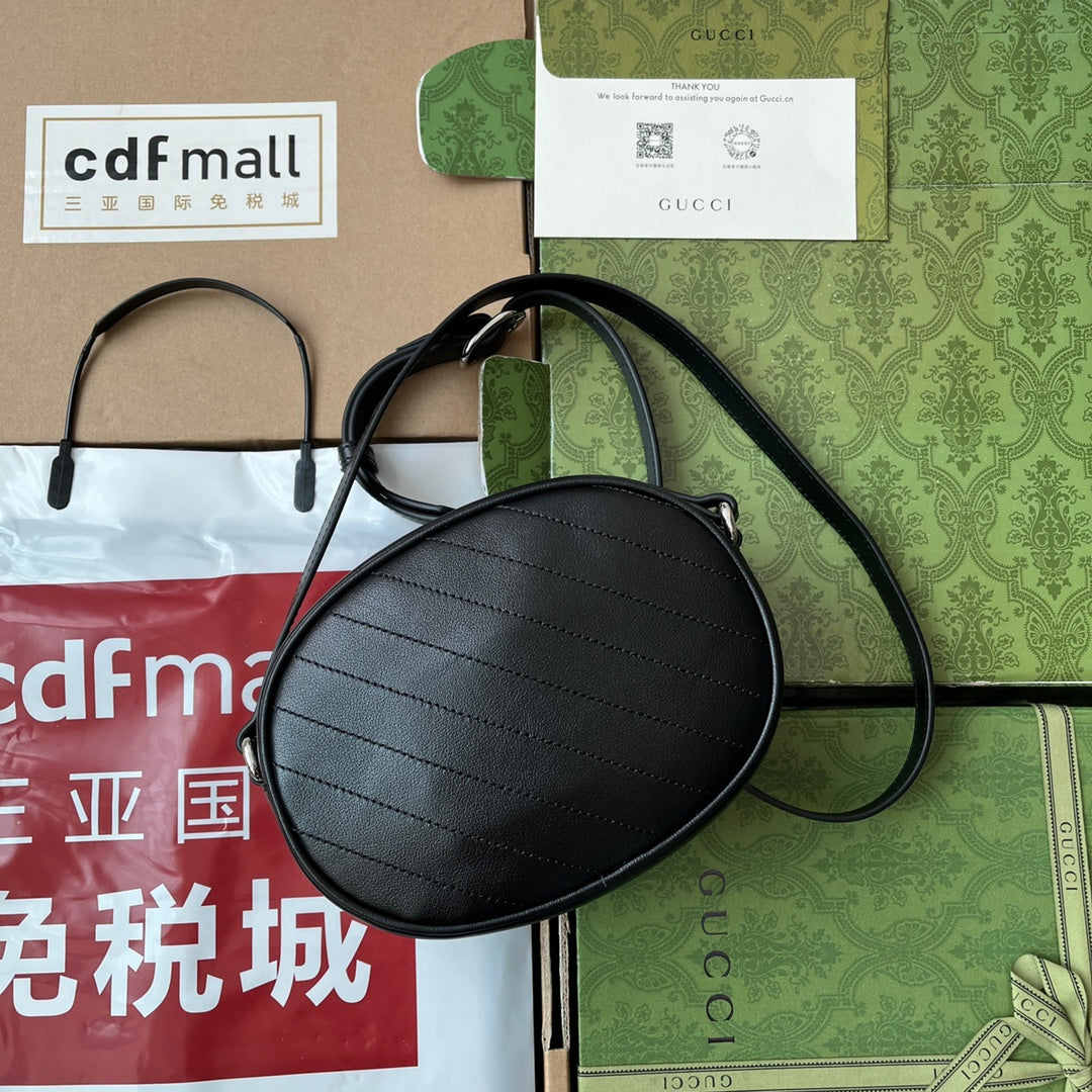 SMALL BLONDIE OVAL SHOULDER BAG 20 IN BLACK CALFSKIN Amelia Amelia