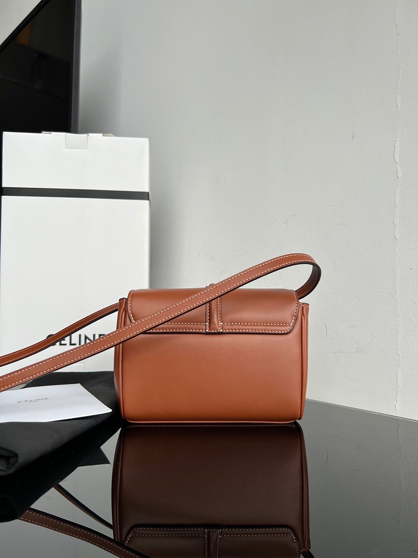 SOFT 18 CINNAMON BROWN CALFSKIN Amelia Amelia