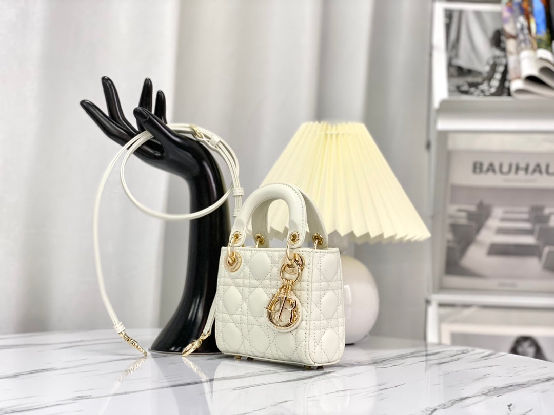 MICRO LADY 12 BAG IN WHITE LAMBSKIN Amelia