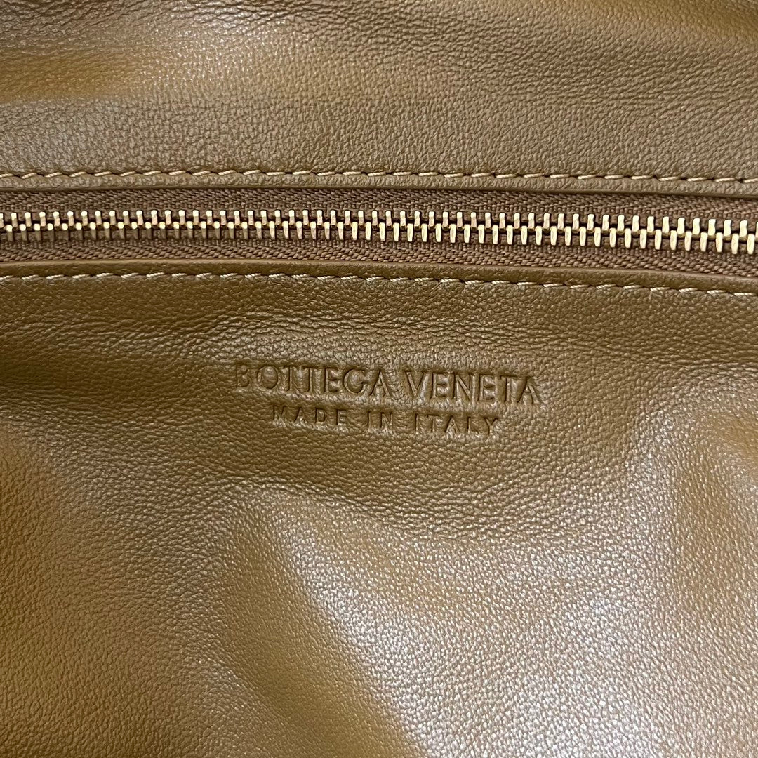 SMALL JODIE 48 CARAMEL BROWN CALFSKIN Amelia