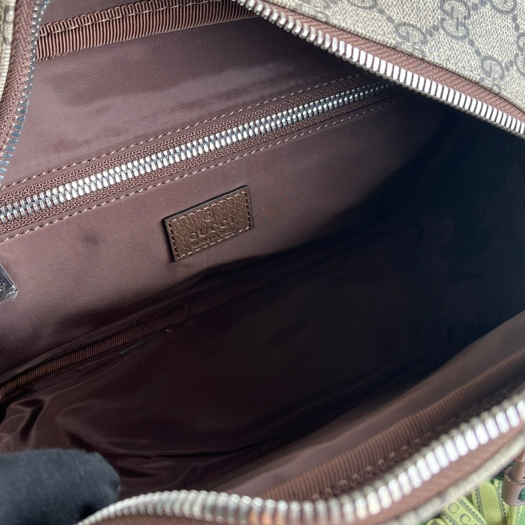 OPHIDIA MEDIUM MESSENGER BAG 27 IN BEIGE AND EBONY GG CALFSKIN GREEN RED WEB STRIPE CANVAS Amelia Amelia