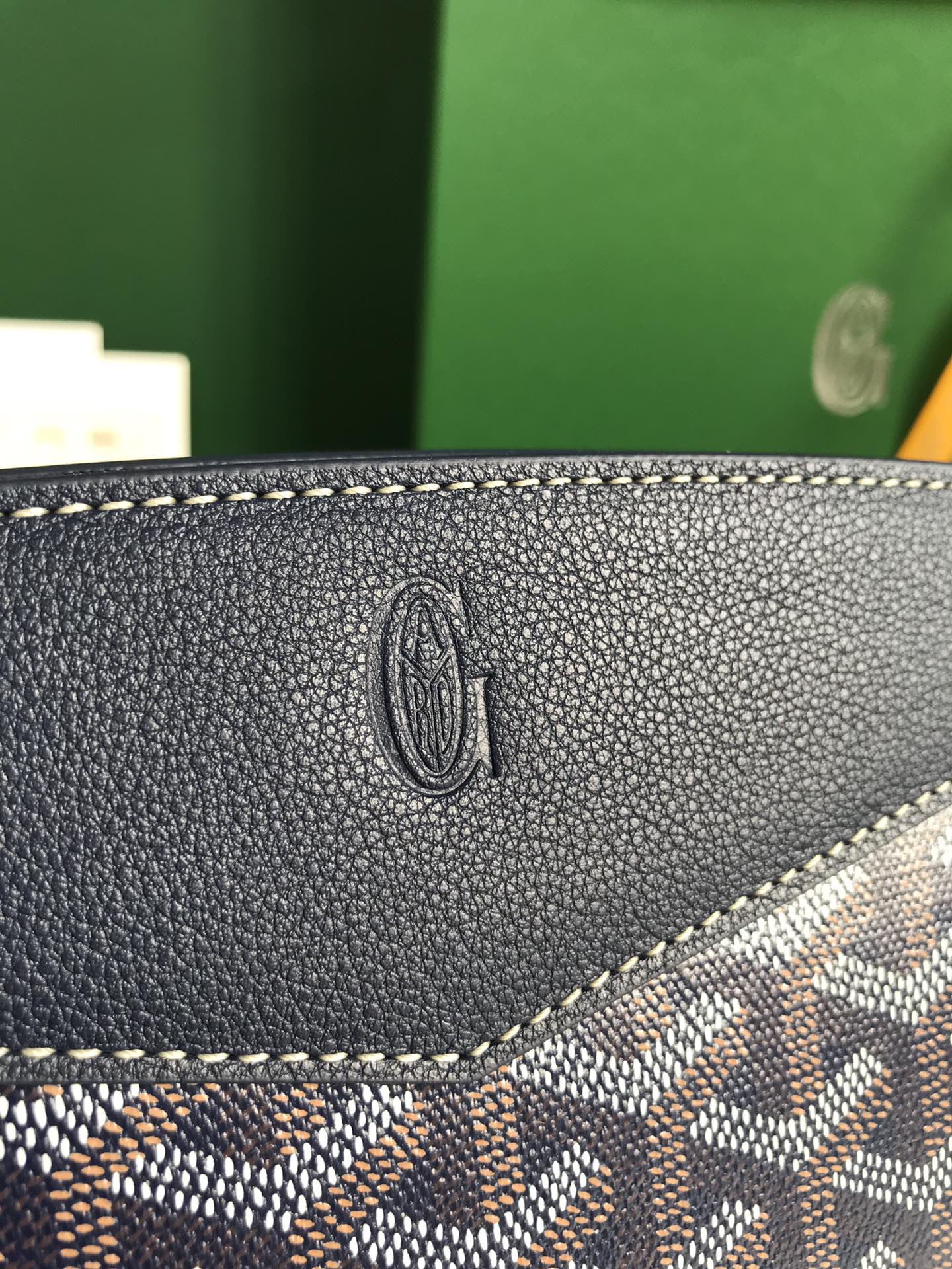 ROUETTE STRUCTURÉ MINI BAG 21 IN NAVY BLUE GOYARDINE CANVAS AND CALFSKIN by Amelia