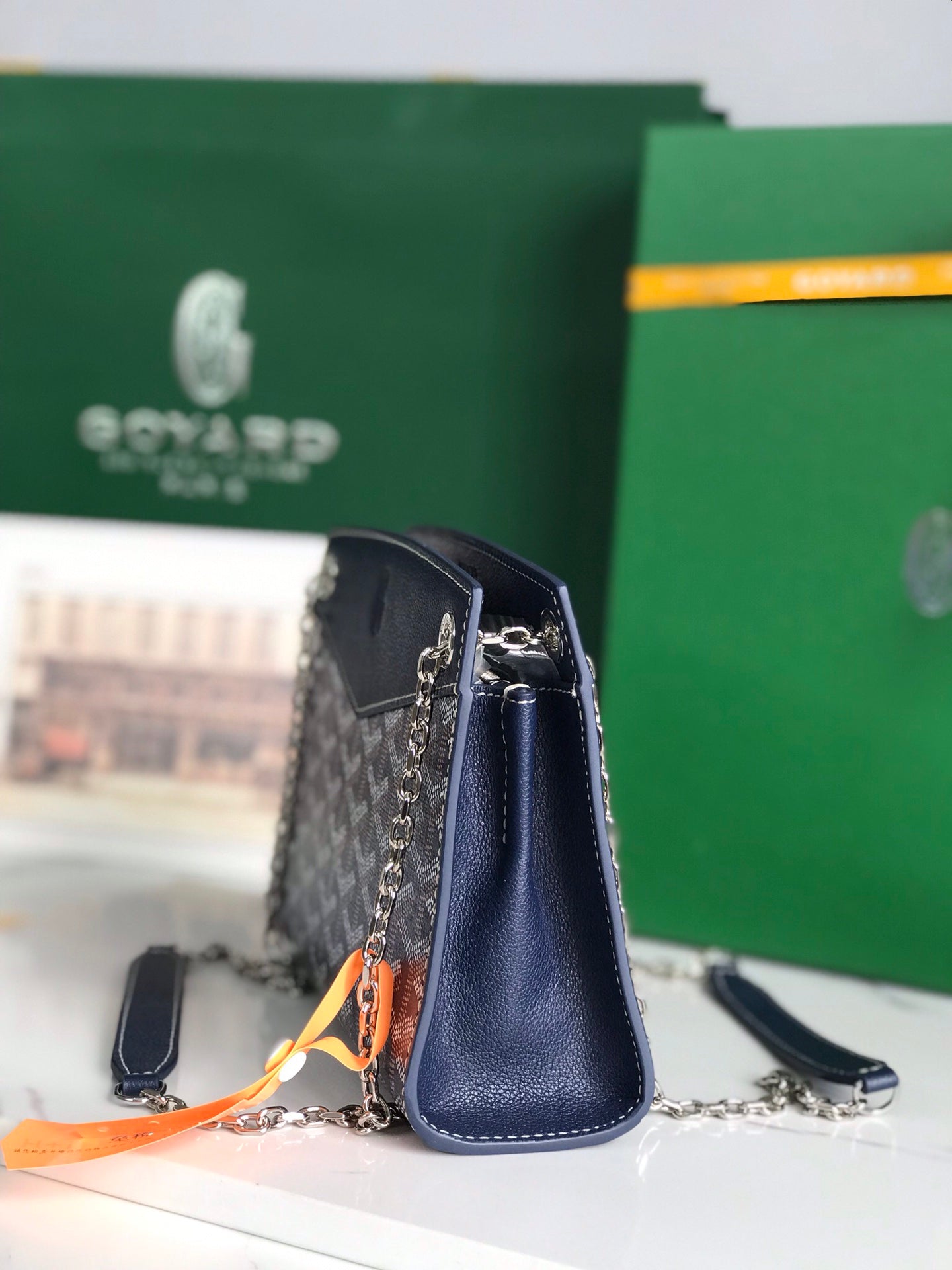 ROUETTE STRUCTURÉ MINI BAG 21 IN NAVY BLUE GOYARDINE CANVAS AND CALFSKIN Amelia Bags
