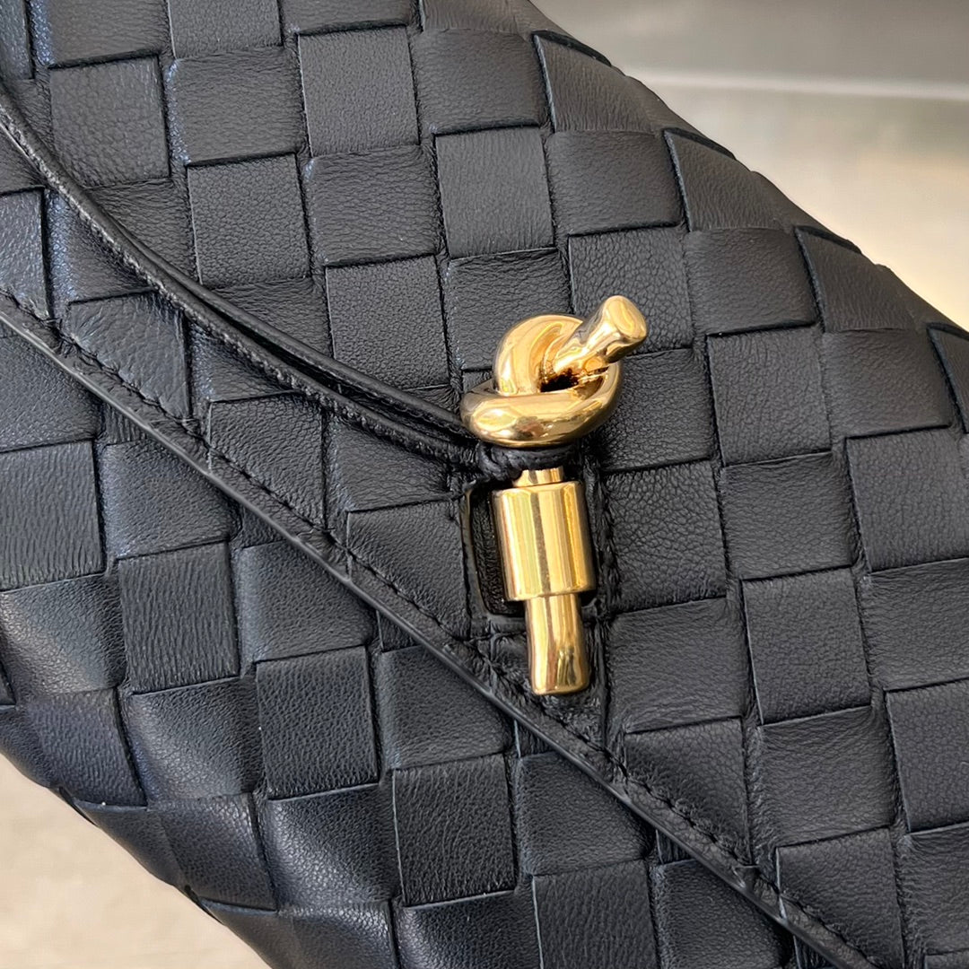 ANDIAMO 21 IN BLACK LAMBSKIN Amelia Amelia