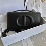 SIGNATURE CHAIN BAG 21 IN BLACK CALFSKIN Amelia