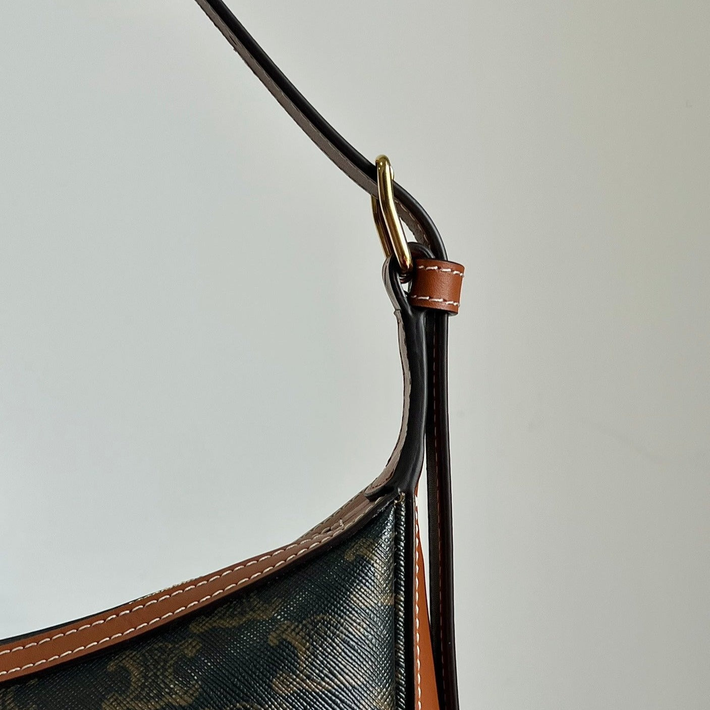 TRIOMPHE 31 BLACK PATTERN CALFSKIN Amelia Amelia