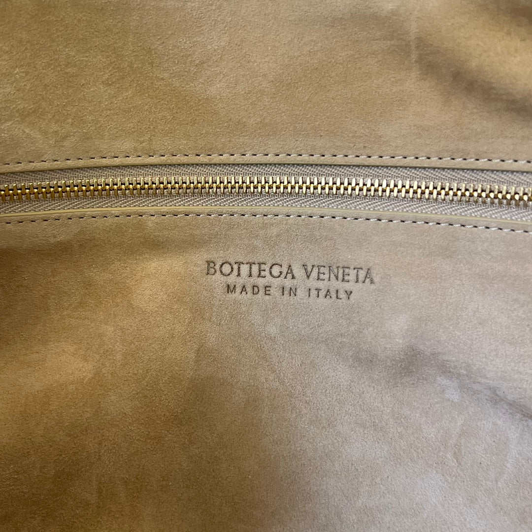 SMALL JODIE 48 BEIGE CREAM CALFSKIN Amelia Amelia