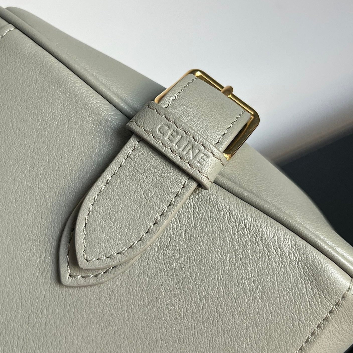 TRIOMPHE 37 SOFT CALFSKIN HANDBAG EICRU BEIGE Amelia