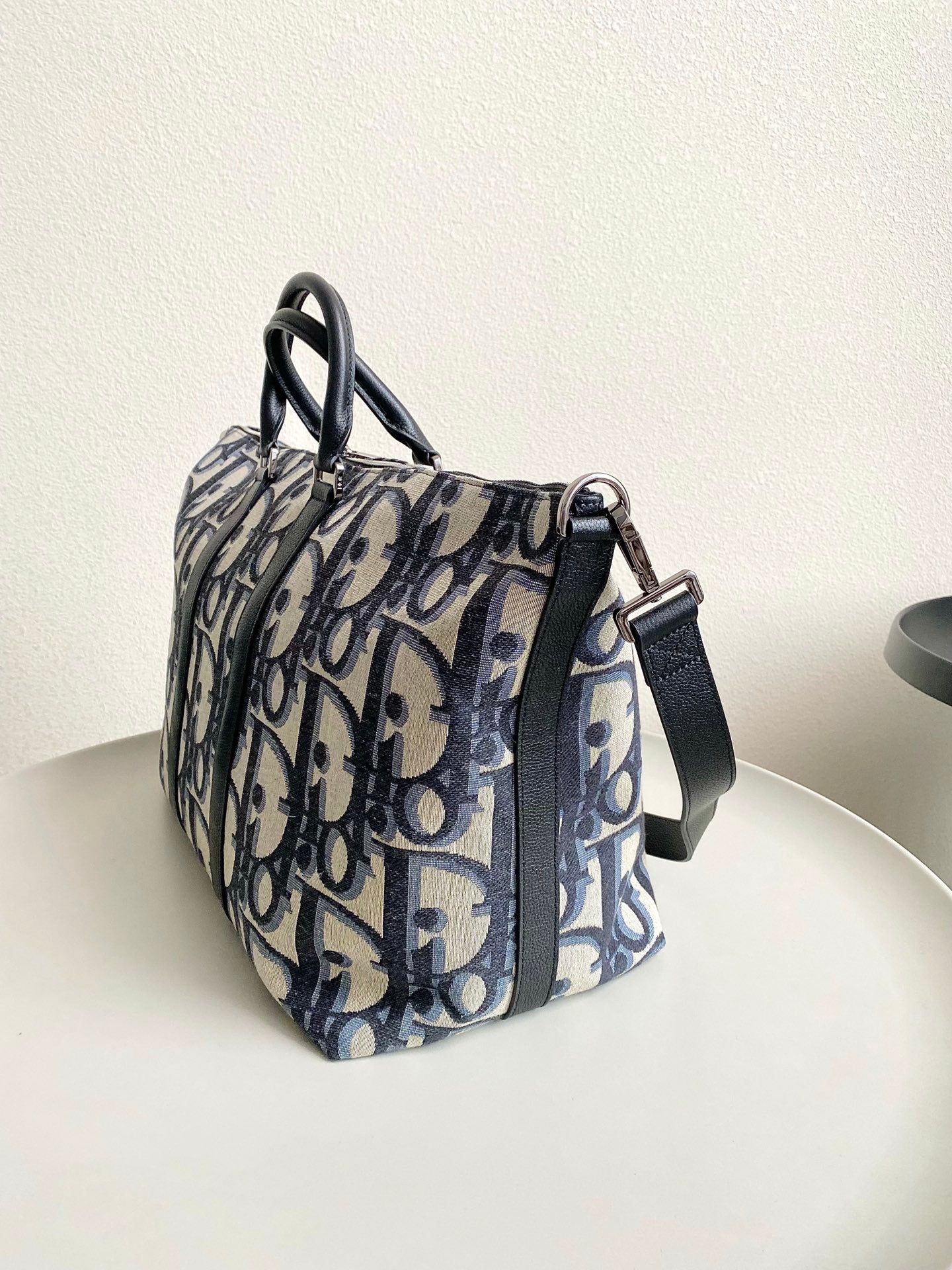 WEEKENDER 40 IN BEIGE AND BLACK MAXI OBLIQUE JACQUARD Amelia