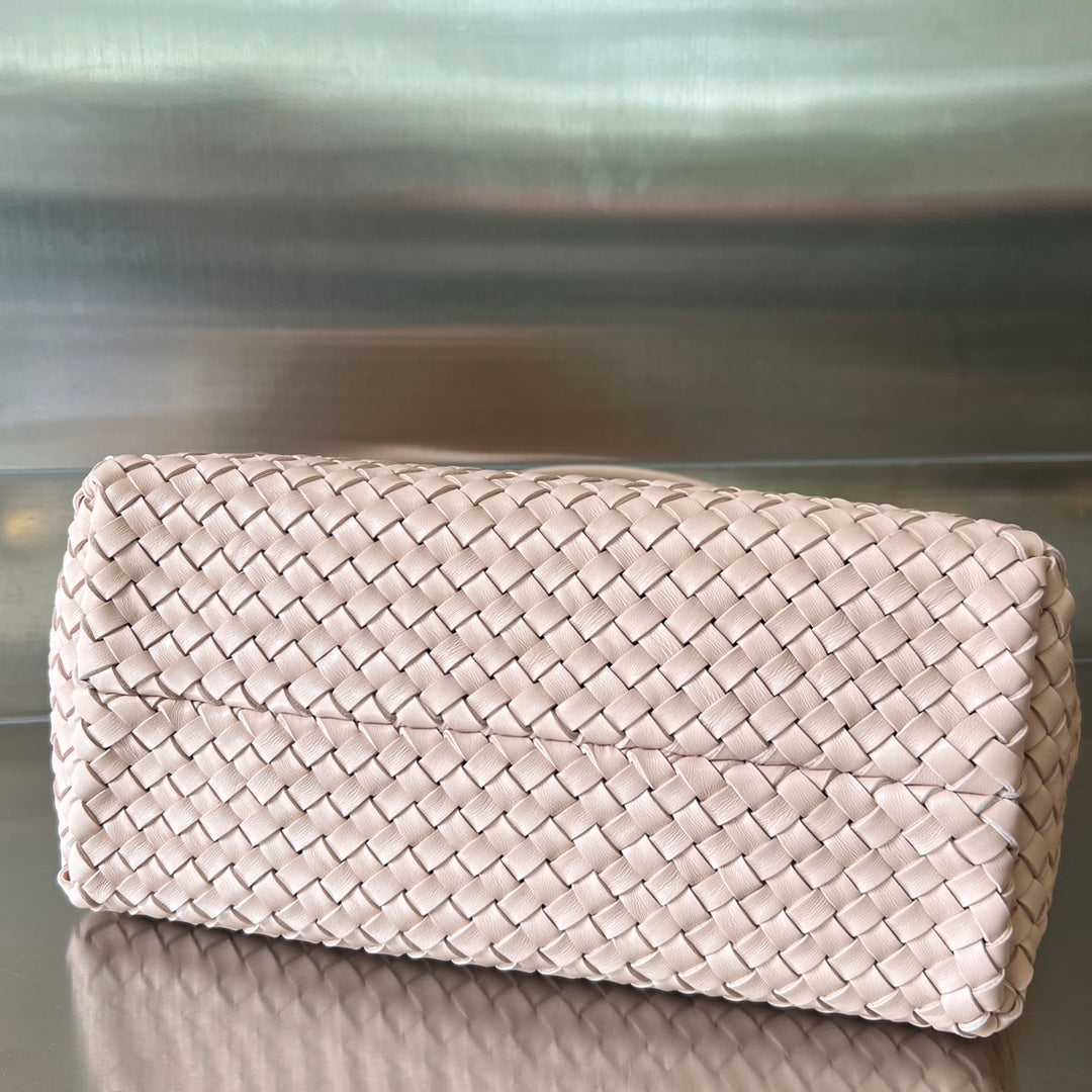 SMALL CABAT 32 IN PALE PINK LAMBSKIN Amelia