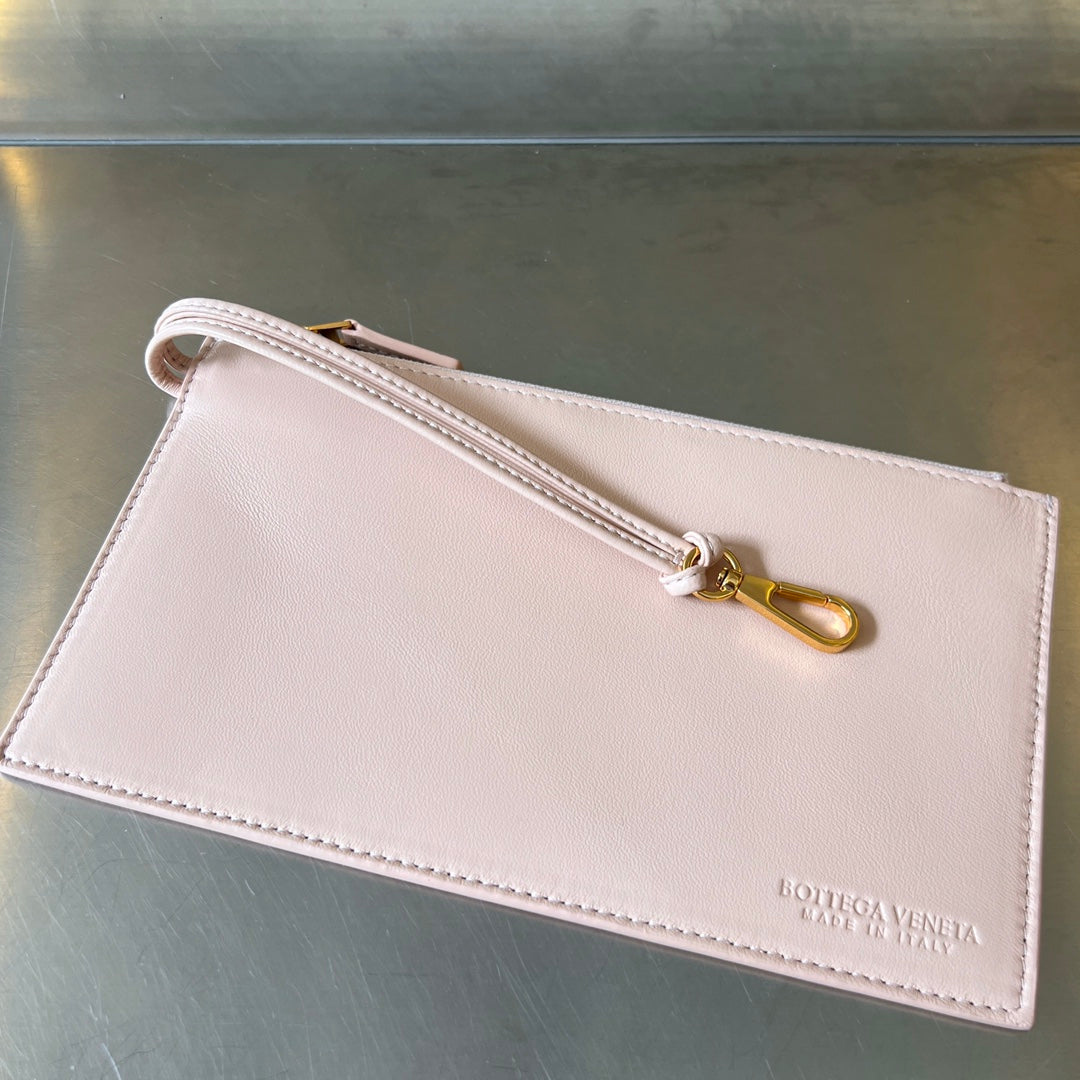 SMALL CABAT 32 IN PALE PINK LAMBSKIN Amelia Amelia