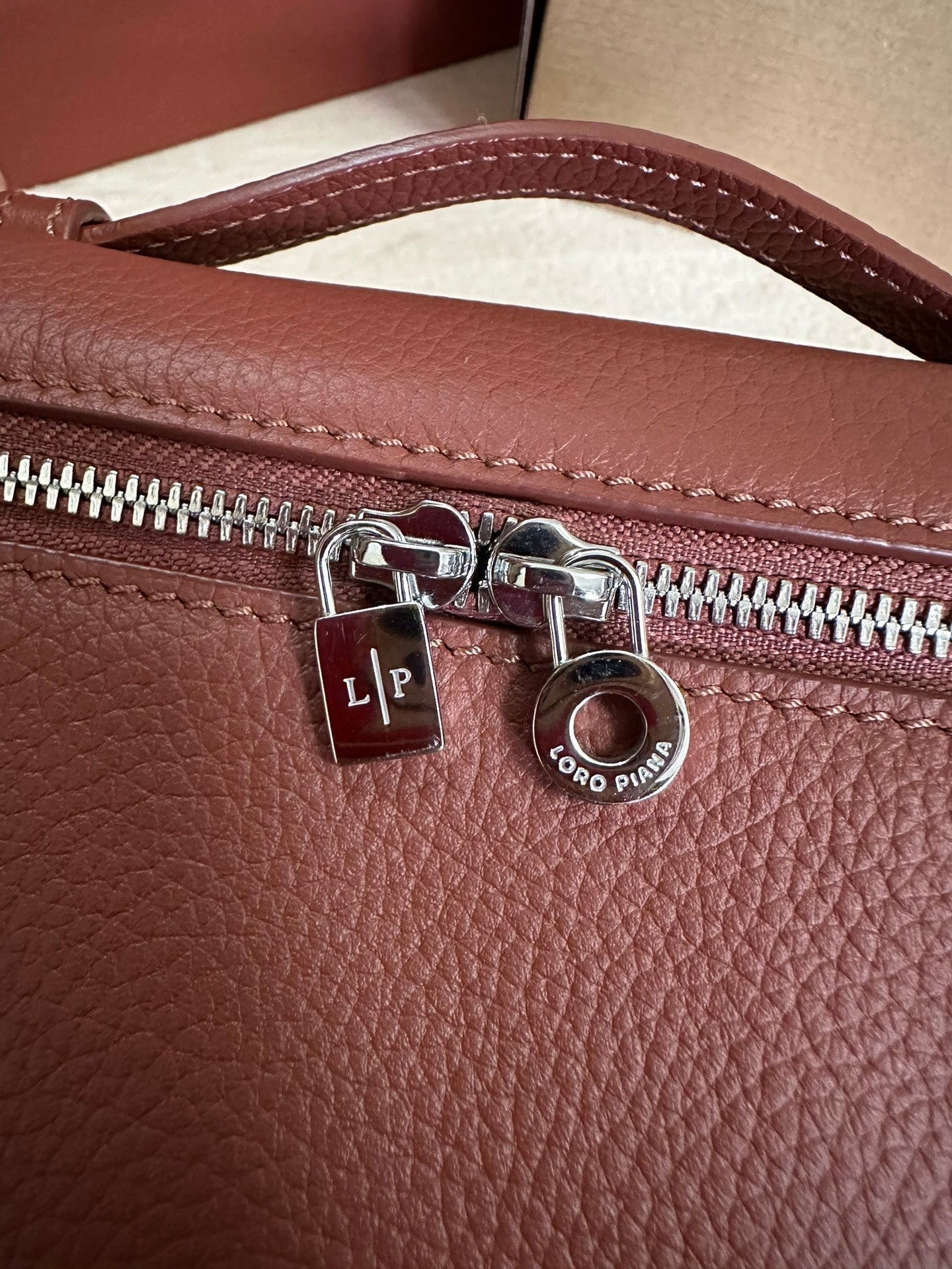 EXTRA POCKET L19 IN GARNET RED CALFSKIN WITH SILVER HARDWARE by Amelia