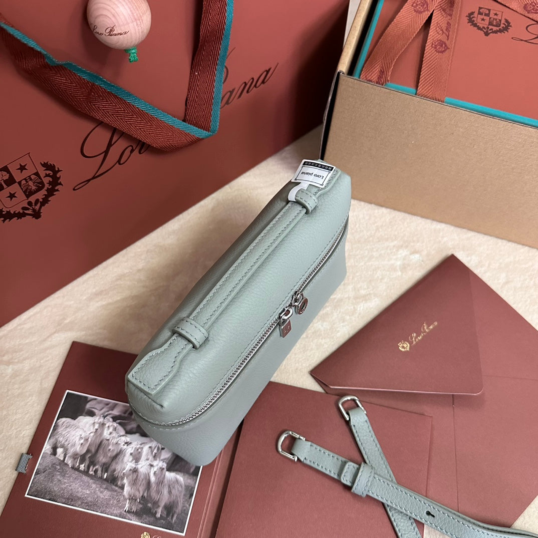 EXTRA POCKET L19 IN POWDER BLUE GRAINED CALFSKIN WITH SILVER HARDWARE Amelia Bags