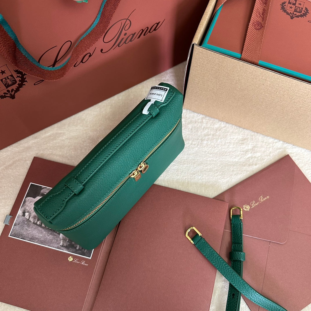 EXTRA POCKET L19 IN GREEN FOREST GRAINED CALFSKIN WITH GOLD HARDWARE by Amelia