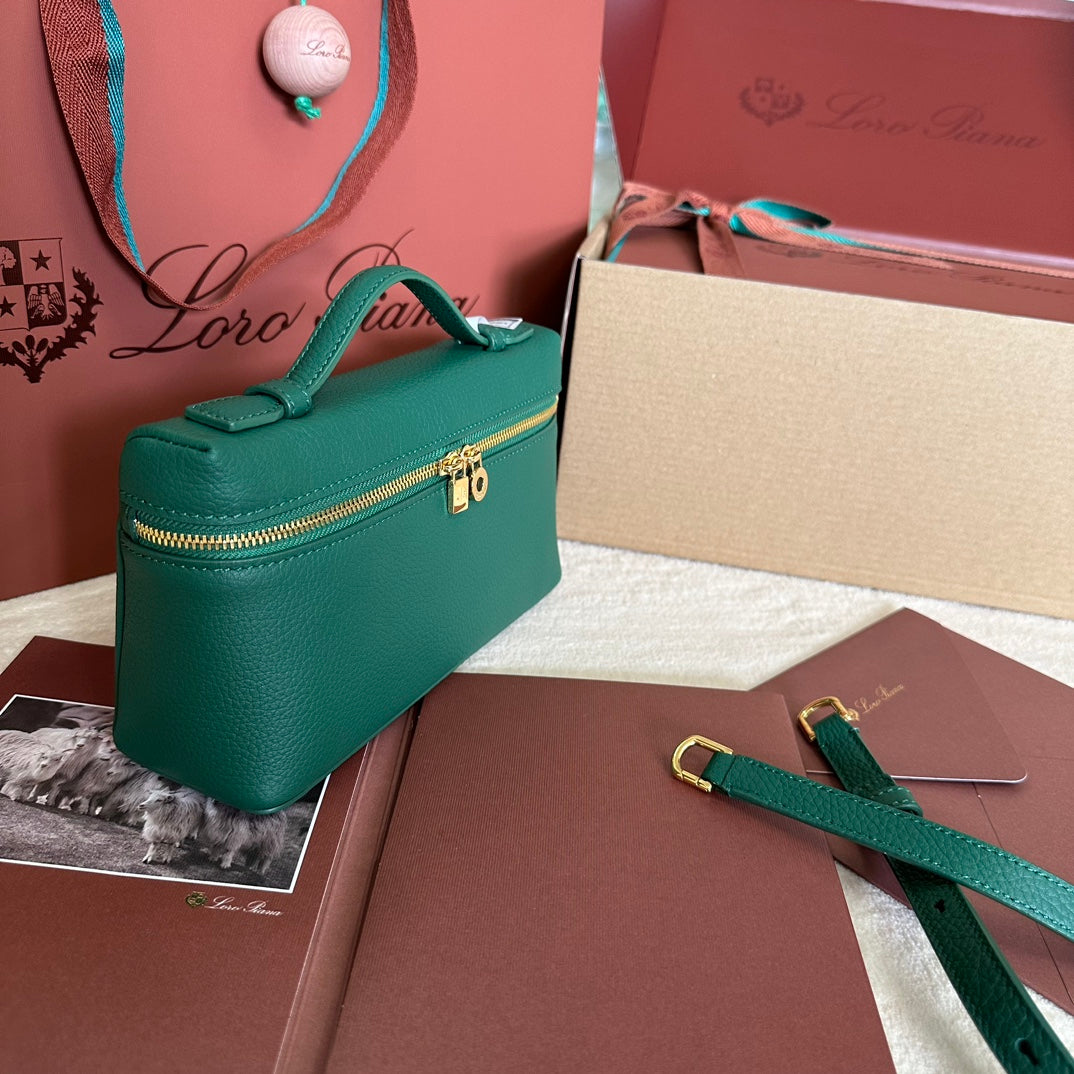 EXTRA POCKET L19 IN GREEN FOREST GRAINED CALFSKIN WITH GOLD HARDWARE by Amelia