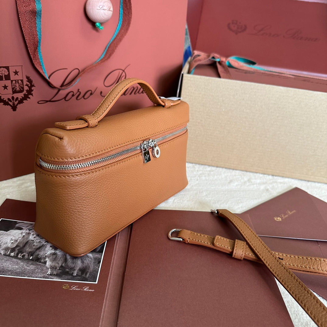 EXTRA POCKET L19 IN BRONZE BROWN CALFSKIN WITH SILVER HARDWARE Amelia Amelia