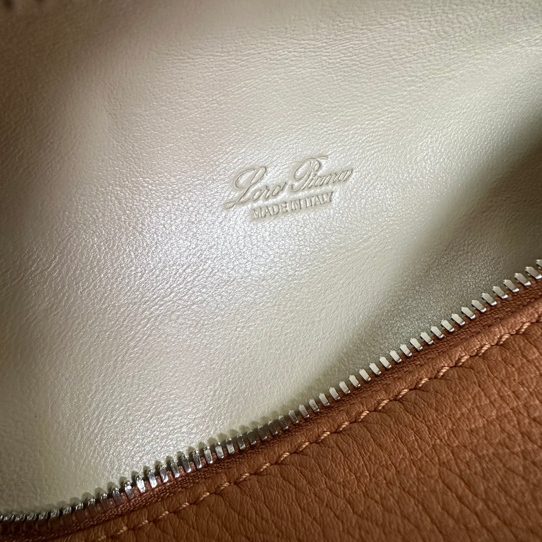 EXTRA POCKET L19 IN BRONZE BROWN CALFSKIN WITH SILVER HARDWARE Amelia