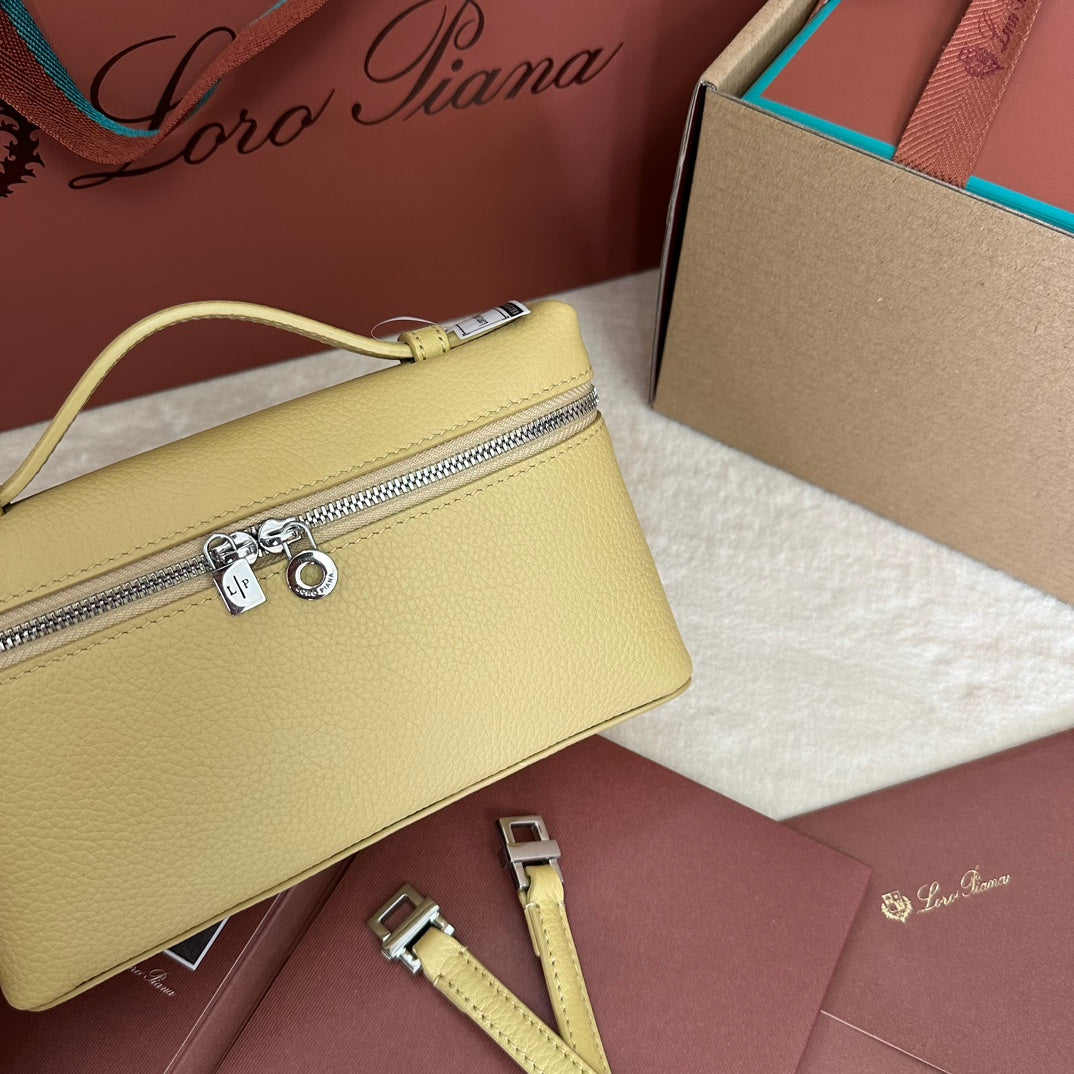 EXTRA POCKET L19 IN LIGHT YELLOW CALFSKIN WITH SILVER HARDWARE Amelia