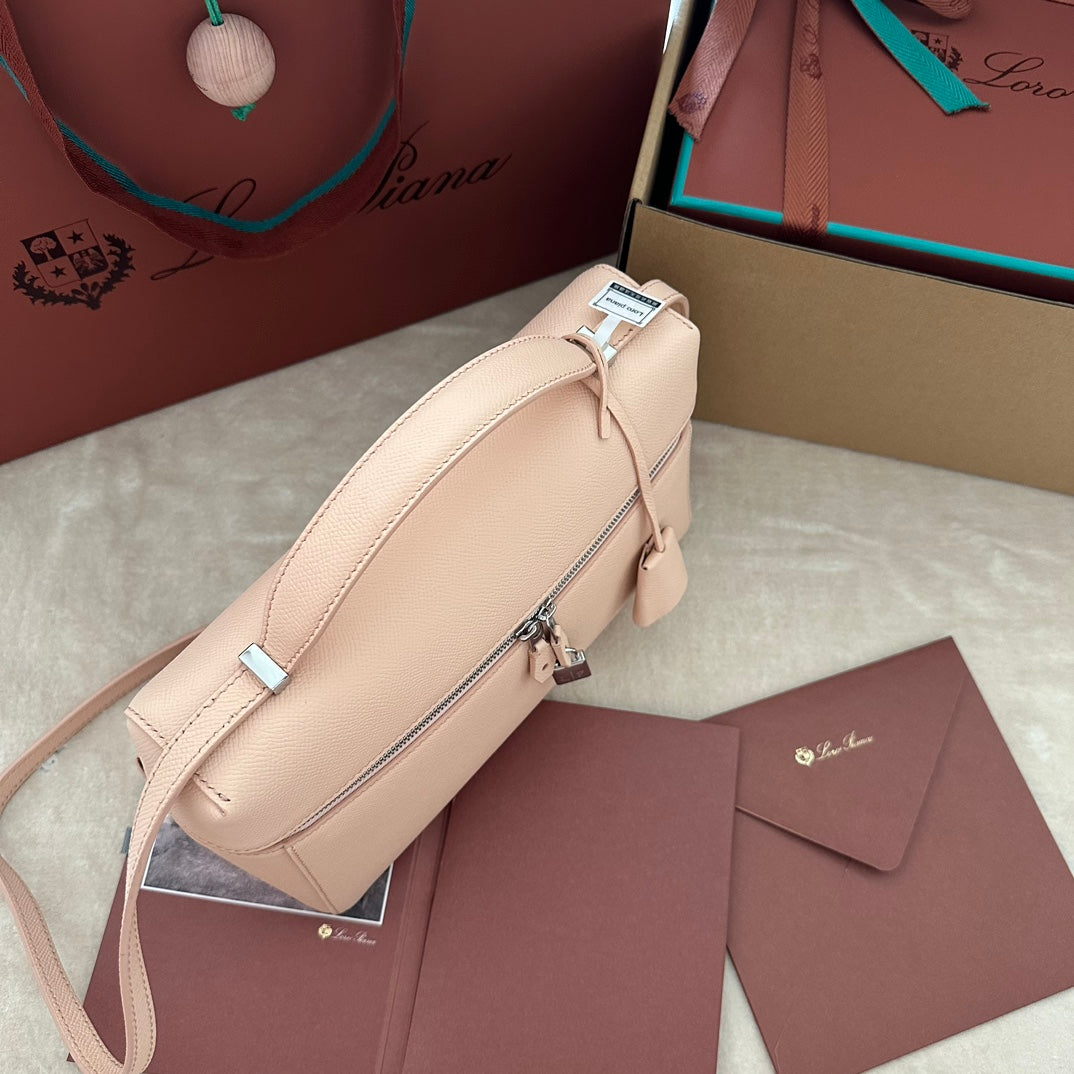 EXTRA BAG L27 IN PEACH PINK SMOOTH CALFSKIN WITH SILVER HARDWARE Amelia Amelia