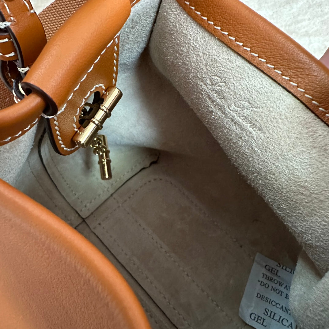 MICRO BALE BAG IN TIGER ORANGE CALFSKIN Amelia Bags