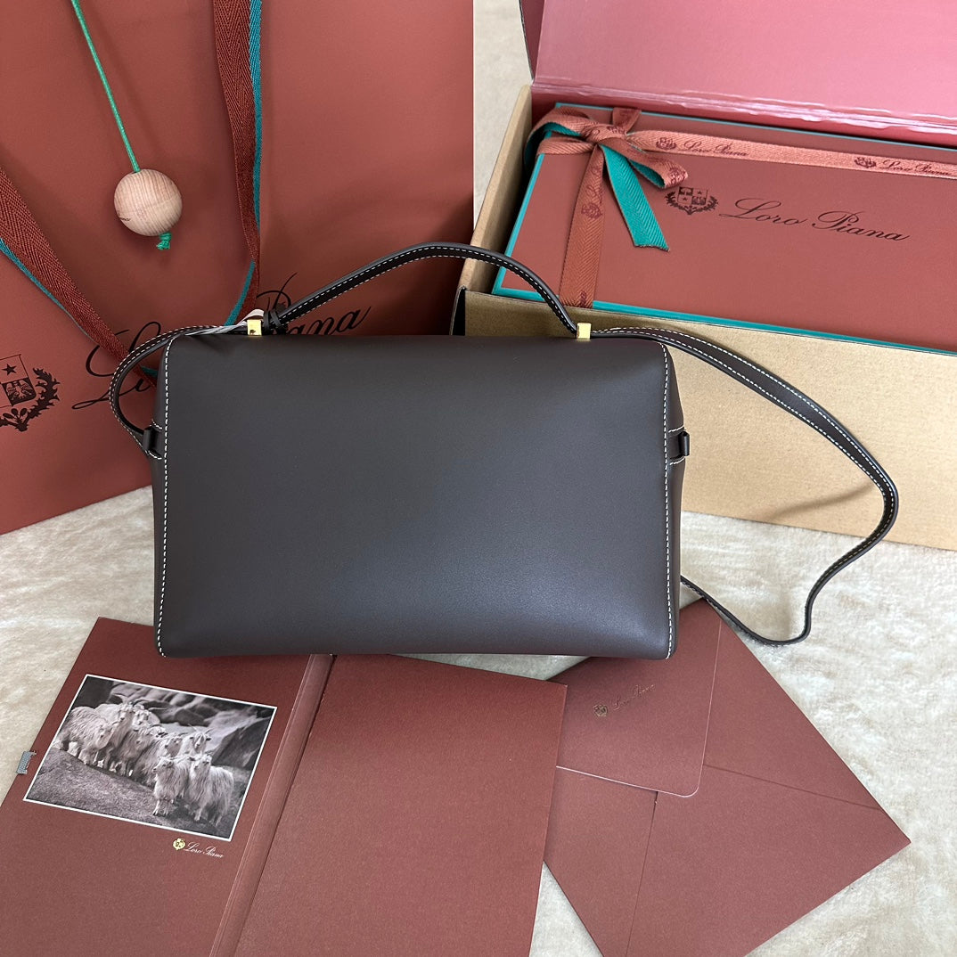 EXTRA BAG L27 IN CHOCOLATE BROWN SMOOTH CALFSKIN WITH GOLD HARDWARE Amelia Amelia