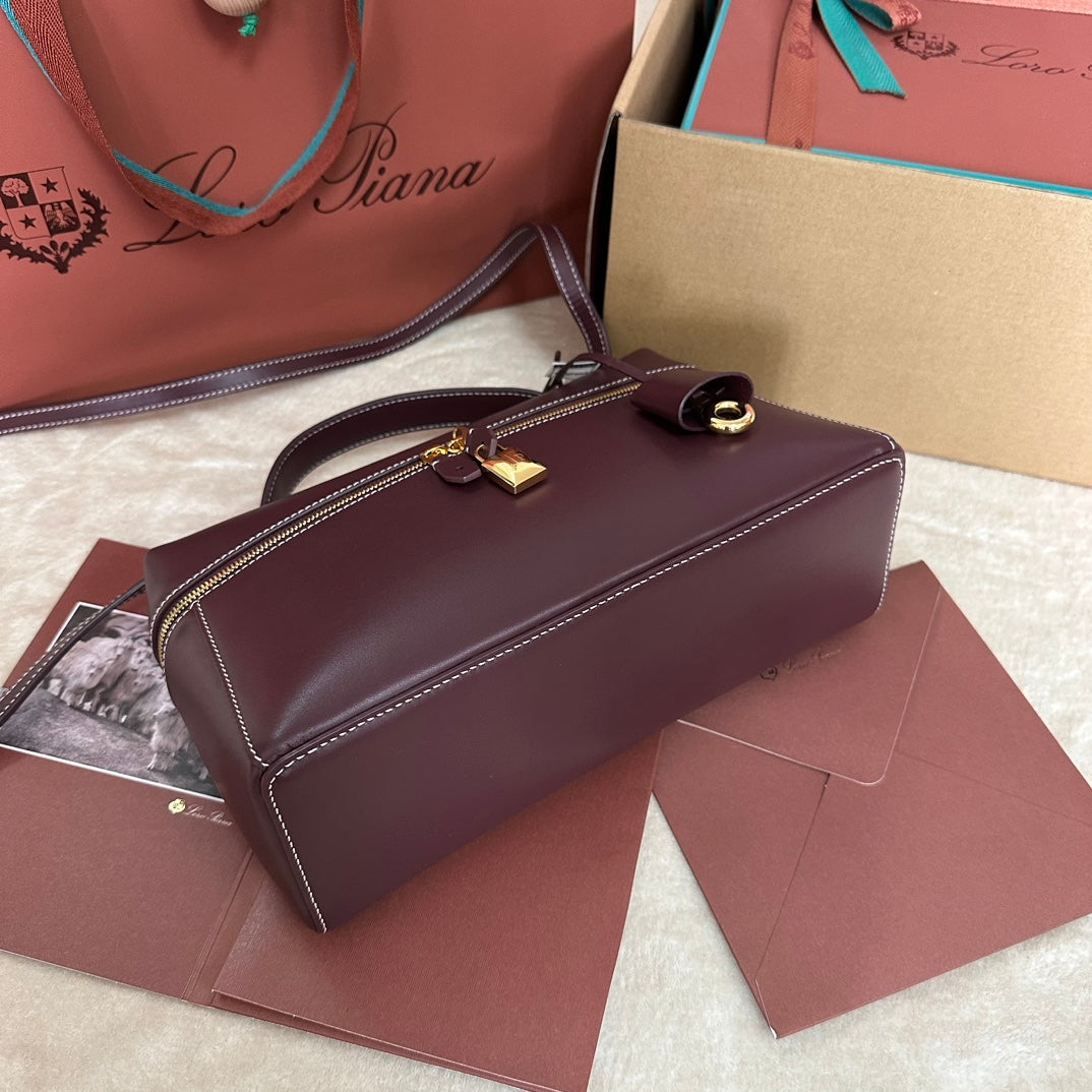 EXTRA BAG L27 IN WINE PURPLE SMOOTH CALFSKIN WITH GOLD HARDWARE Amelia Amelia