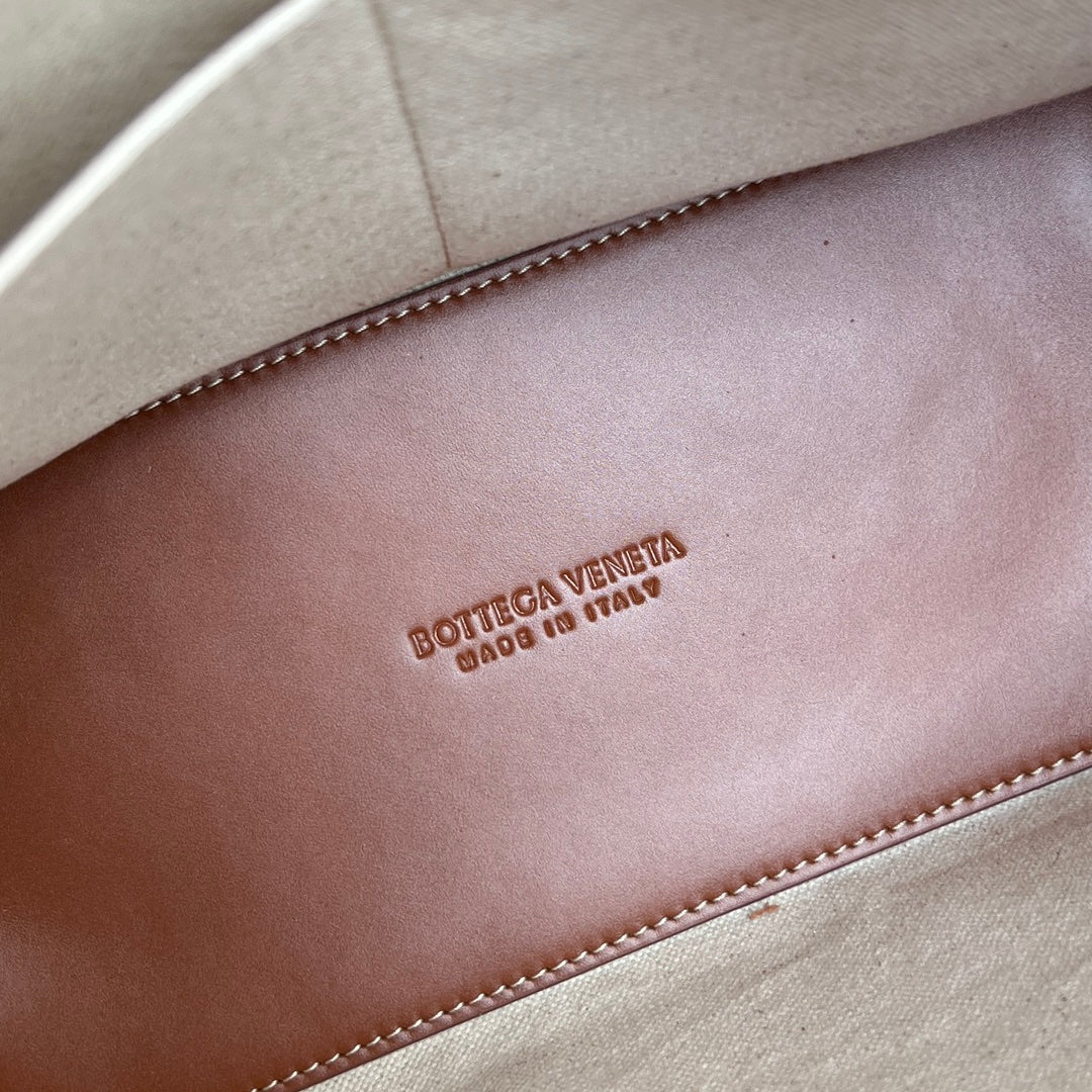 SMALL ANDIAMO 25 IN WHITE BROWN CALFSKIN AND CANVAS Amelia Amelia