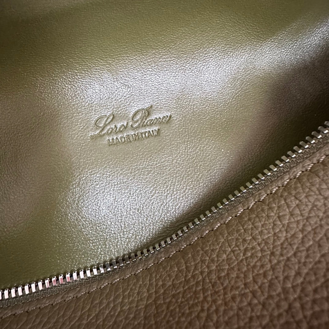EXTRA POCKET L19 IN OLIVE GREEN CALFSKIN WITH SILVER HARDWARE by Amelia