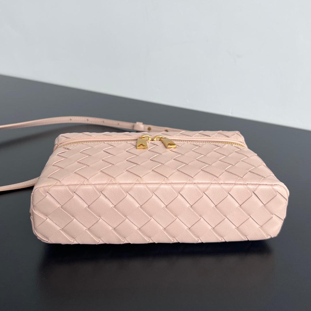 BANG BANG 22 VANITY CASE IN LIGHT PINK CALFSKIN Amelia
