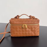 BANG BANG 22 VANITY CASE IN CINNAMON BROWN CALFSKIN Amelia