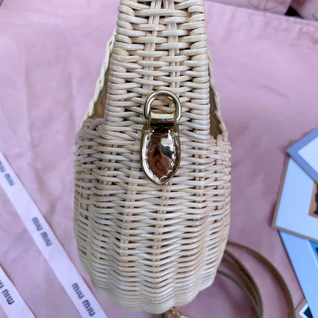 WANDER WICKER HOBO BAG 20 IN TAN MIX CARAMEL BROWN HANDWOVEN Amelia