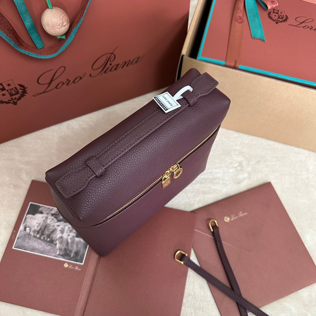 EXTRA POCKET BACKPACK L23.5 IN WINE PURPLE CALFSKIN WITH GOLD HARDWARE Amelia Amelia