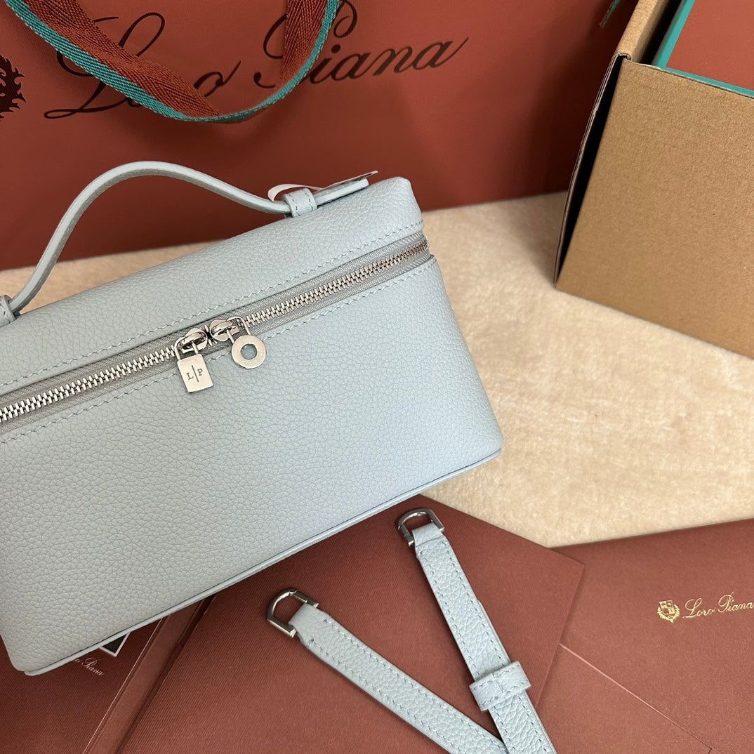 EXTRA POCKET L19 IN LIGHT BLUE CALFSKIN WITH SILVER HARDWARE Amelia