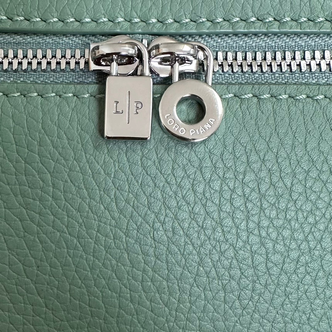 EXTRA POCKET L19 IN TEAL GREEN CALFSKIN WITH SILVER HARDWARE by Amelia