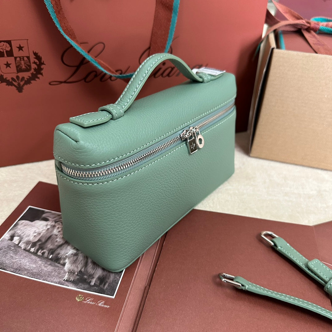 EXTRA POCKET L19 IN TEAL GREEN CALFSKIN WITH SILVER HARDWARE Amelia Amelia