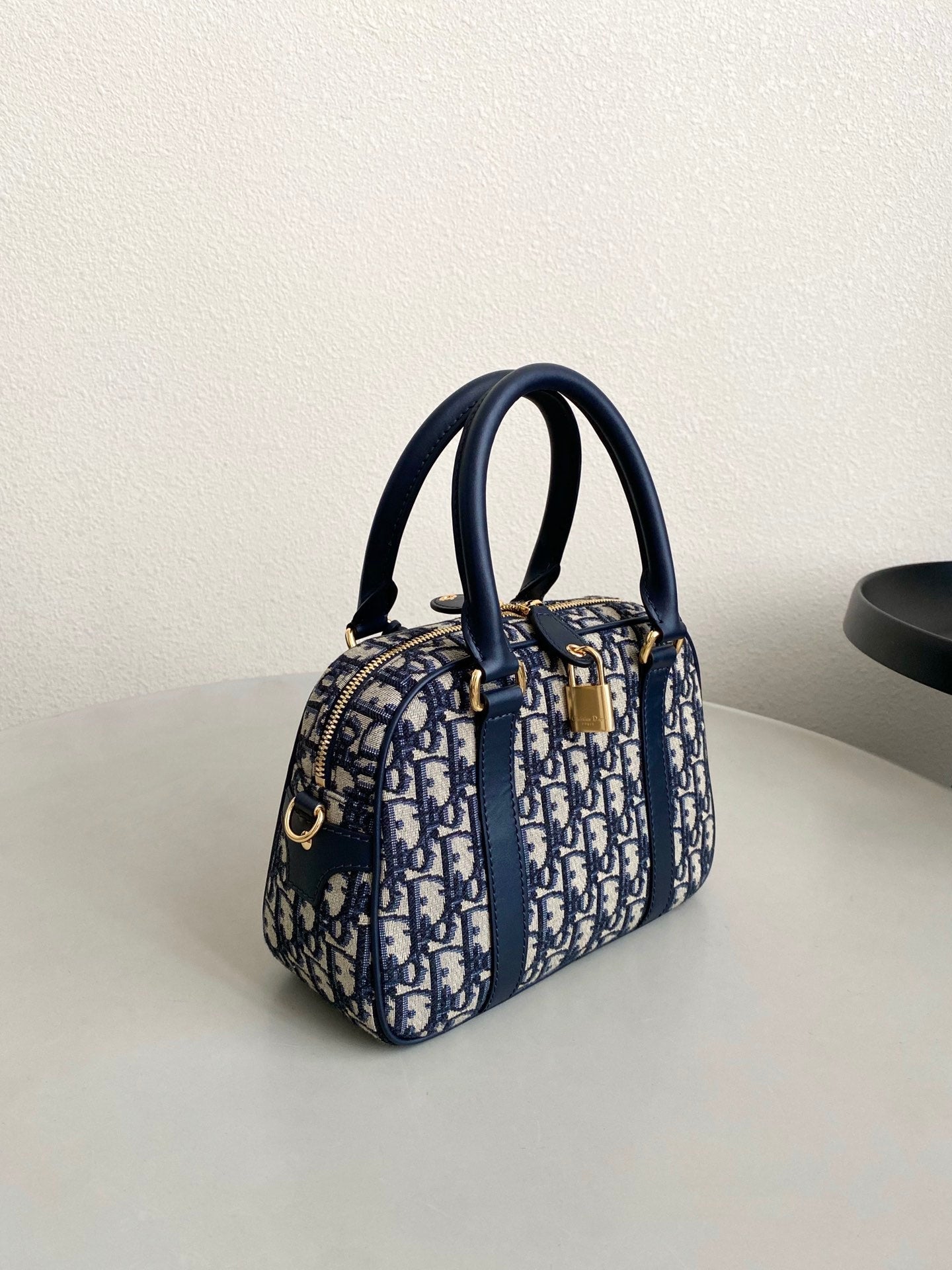 MEDIUM D-VIBE BOWLING BAG 25 BLUE JACQUARD Amelia