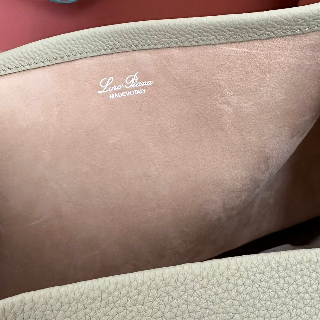 LARGE 36 BALE BAG IN PEARL GRAY GRAINED CALFSKIN by Amelia