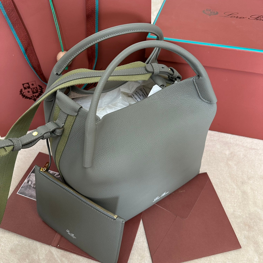 MEDIUM 36 BAG IN ASH GRAY CALFSKIN WITH GOLD HARDWARE Amelia Amelia