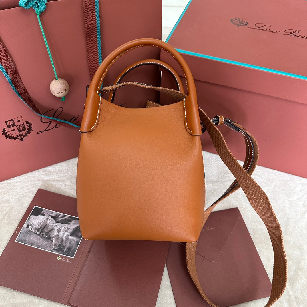 SMALL 21 BALE BAG IN BRONZE BROWN GRAINED CALFSKIN WITH GOLD HARDWARE Amelia Amelia
