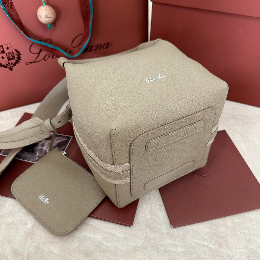 SMALL 21 BALE BAG IN KHAKI BROWN GRAINED CALFSKIN Amelia Amelia