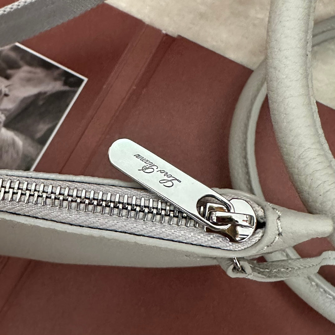 SMALL 21 BALE BAG IN PALE GRAY GRAINED CALFSKIN Amelia