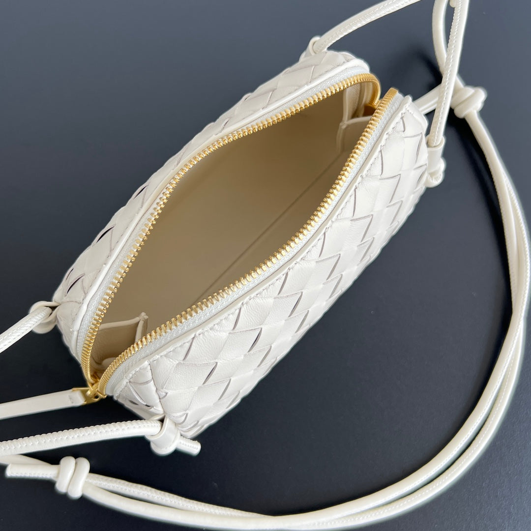 CONCERT POUCH 18 IN WHITE LAMBSKIN Amelia