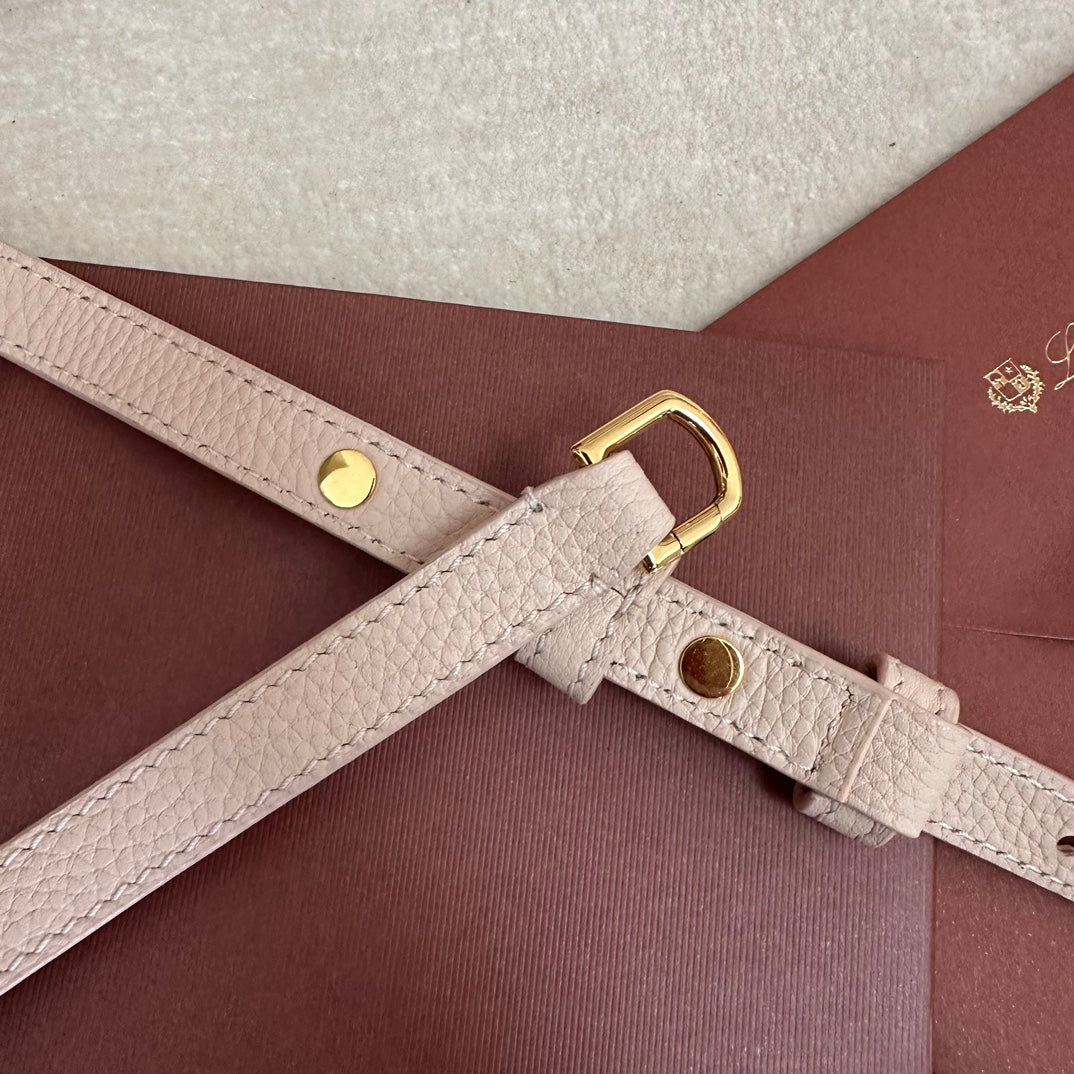 EXTRA POCKET L19 IN WHITE CREAM CALFSKIN WITH GOLD HARDWARE Amelia Amelia