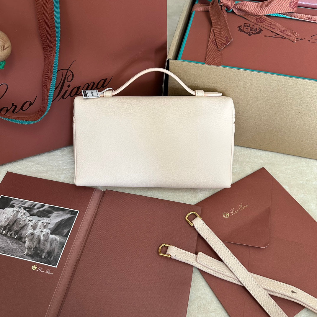 EXTRA POCKET L19 IN WHITE CREAM CALFSKIN WITH GOLD HARDWARE by Amelia